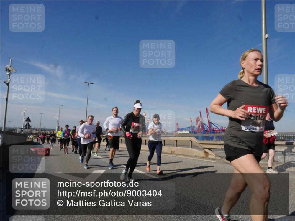 03.10.2025 - Köhlbrandbrückenlauf Matties Gatica Varas http://msf.ph/oto/9003404 03.10.2025 12:57:01 Position 2 5536 meine-sportfotos.de