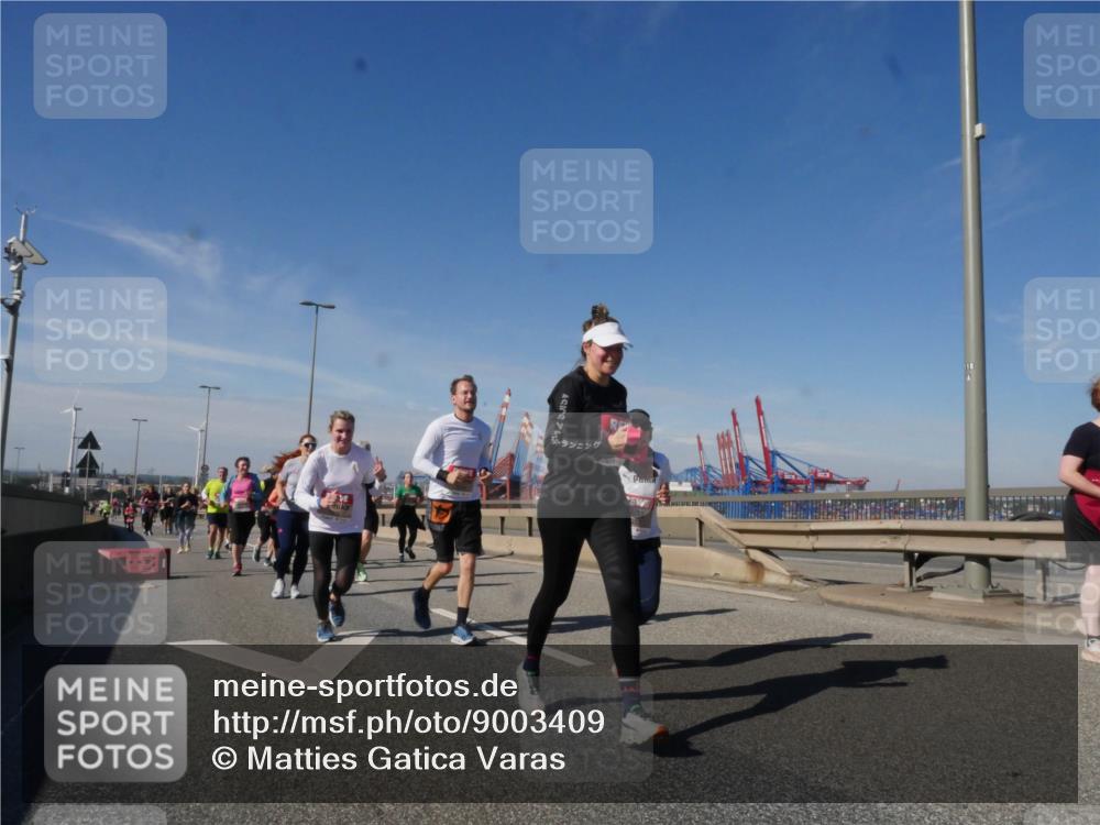 03.10.2025 - Köhlbrandbrückenlauf Matties Gatica Varas http://msf.ph/oto/9003409 03.10.2025 12:57:01 Position 2  meine-sportfotos.de