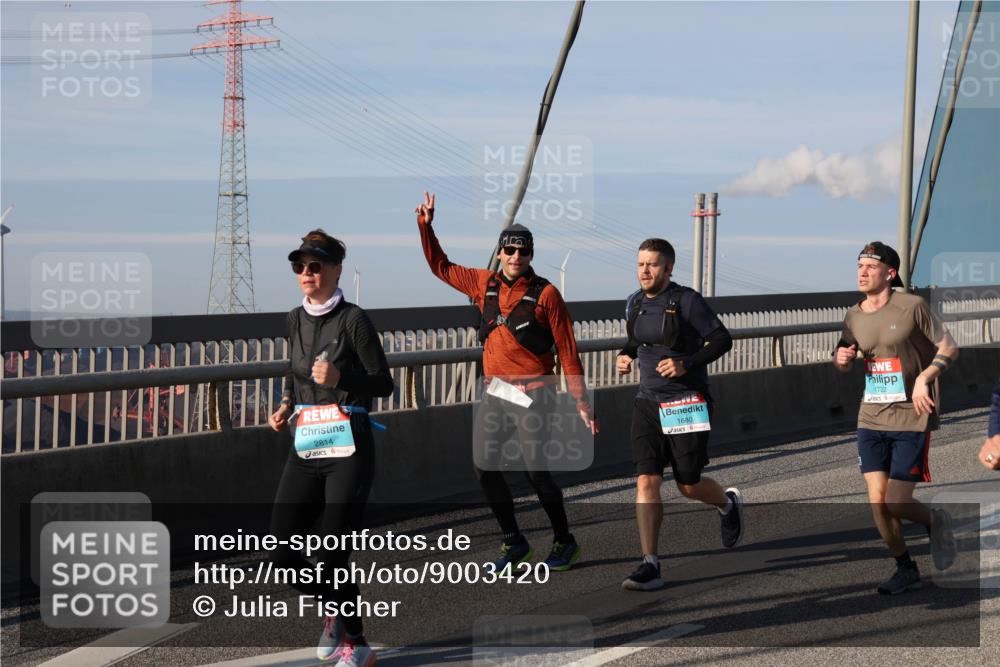03.10.2025 - Köhlbrandbrückenlauf Julia Fischer http://msf.ph/oto/9003420 03.10.2025 09:45:44 Position 2 2814, 1680, 1722 meine-sportfotos.de