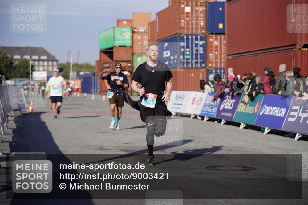 03.10.2025 - Köhlbrandbrückenlauf Michael Burmester http://msf.ph/oto/9003421 03.10.2025 10:06:29 Ziel 1066, 1722, 2431, 2793, 3016, 3188, 3481 meine-sportfotos.de
