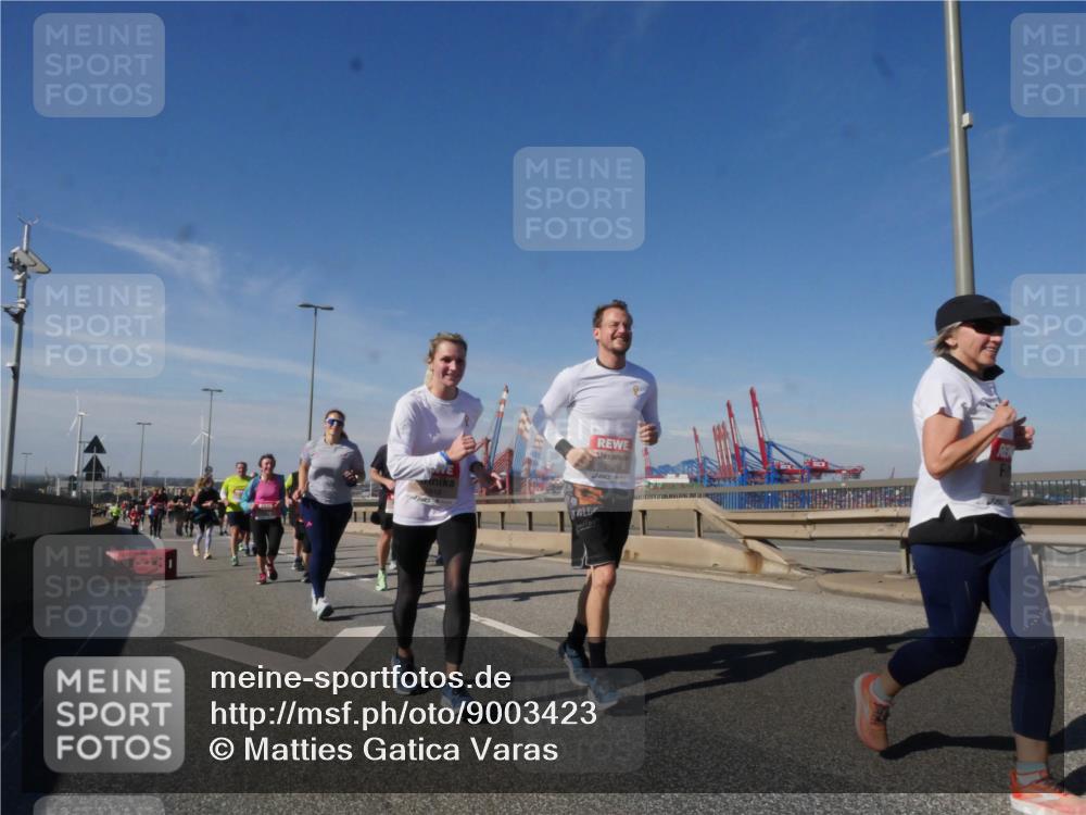 03.10.2025 - Köhlbrandbrückenlauf Matties Gatica Varas http://msf.ph/oto/9003423 03.10.2025 12:57:02 Position 2  meine-sportfotos.de