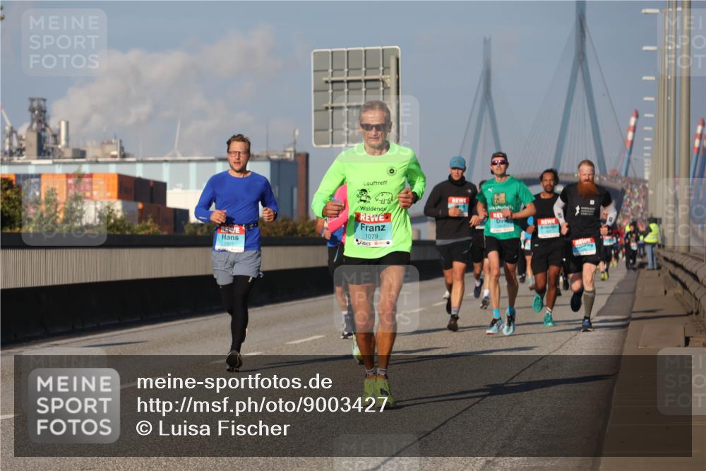 03.10.2025 - Köhlbrandbrückenlauf Luisa Fischer http://msf.ph/oto/9003427 03.10.2025 10:45:14 Position 3 2801, 1079 meine-sportfotos.de