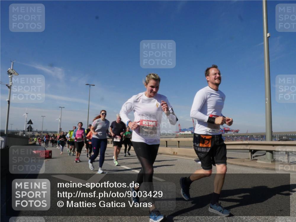 03.10.2025 - Köhlbrandbrückenlauf Matties Gatica Varas http://msf.ph/oto/9003429 03.10.2025 12:57:03 Position 2 5518 meine-sportfotos.de
