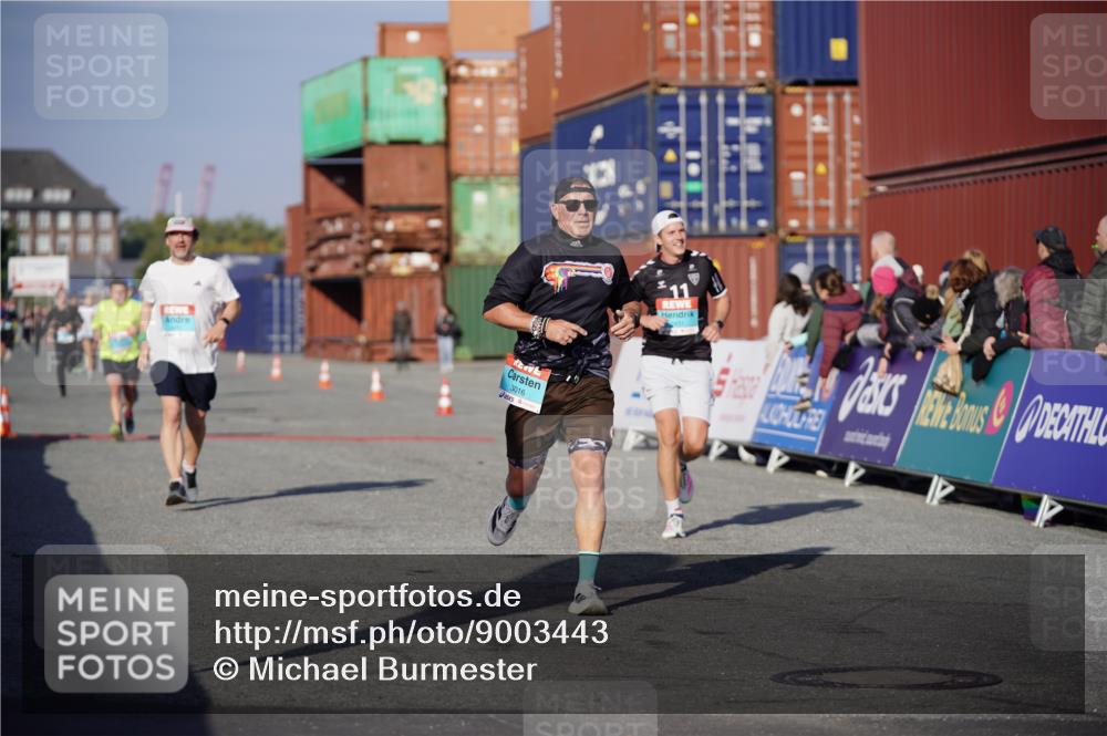 03.10.2025 - Köhlbrandbrückenlauf Michael Burmester http://msf.ph/oto/9003443 03.10.2025 10:06:30 Ziel 1066, 1722, 2431, 2793, 3016, 3188, 3481 meine-sportfotos.de