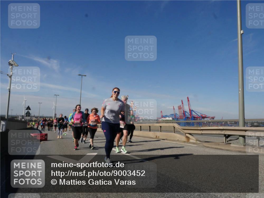 03.10.2025 - Köhlbrandbrückenlauf Matties Gatica Varas http://msf.ph/oto/9003452 03.10.2025 12:57:04 Position 2  meine-sportfotos.de