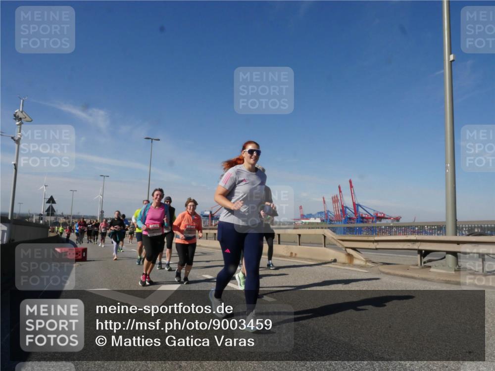 03.10.2025 - Köhlbrandbrückenlauf Matties Gatica Varas http://msf.ph/oto/9003459 03.10.2025 12:57:04 Position 2 118 meine-sportfotos.de