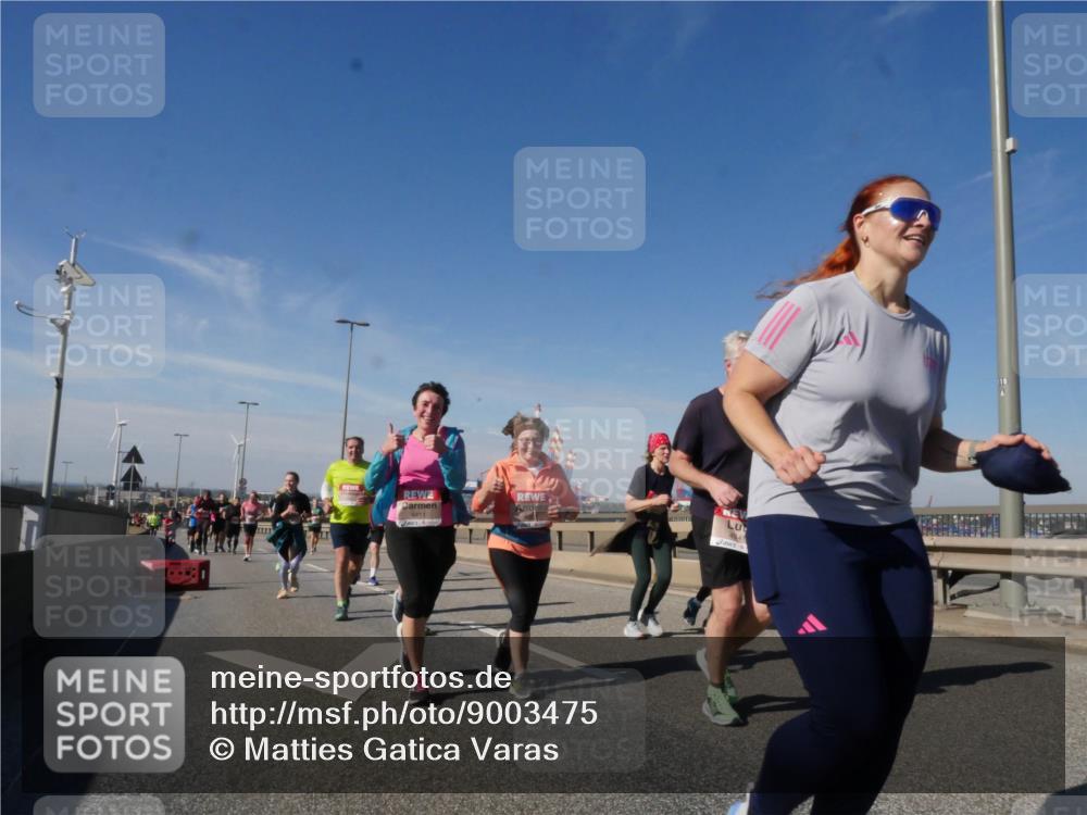 03.10.2025 - Köhlbrandbrückenlauf Matties Gatica Varas http://msf.ph/oto/9003475 03.10.2025 12:57:05 Position 2 4811, 4941 meine-sportfotos.de