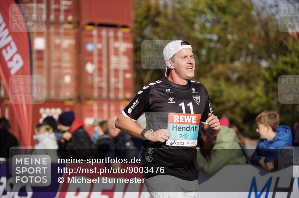 03.10.2025 - Köhlbrandbrückenlauf Michael Burmester http://msf.ph/oto/9003476 03.10.2025 10:06:34 Ziel 1722, 2431, 2793, 3016, 3198, 3481 meine-sportfotos.de