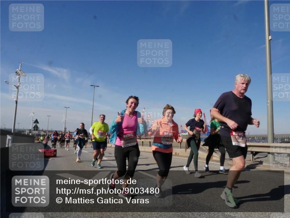 03.10.2025 - Köhlbrandbrückenlauf Matties Gatica Varas http://msf.ph/oto/9003480 03.10.2025 12:57:06 Position 2 1111, 4811, 41 meine-sportfotos.de