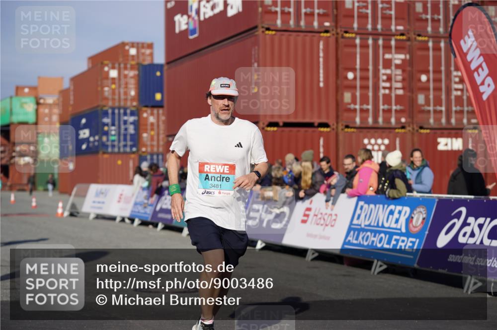 03.10.2025 - Köhlbrandbrückenlauf Michael Burmester http://msf.ph/oto/9003486 03.10.2025 10:06:35 Ziel 1722, 2431, 2793, 3016, 3198, 3481 meine-sportfotos.de