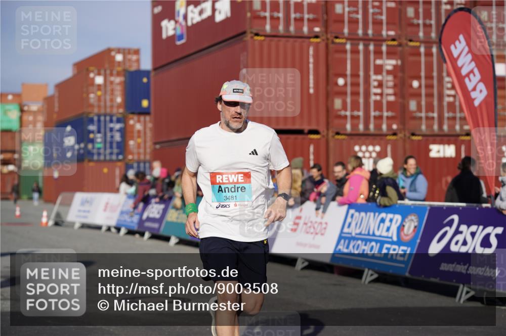 03.10.2025 - Köhlbrandbrückenlauf Michael Burmester http://msf.ph/oto/9003508 03.10.2025 10:06:35 Ziel 1722, 2431, 2793, 3016, 3198, 3481 meine-sportfotos.de