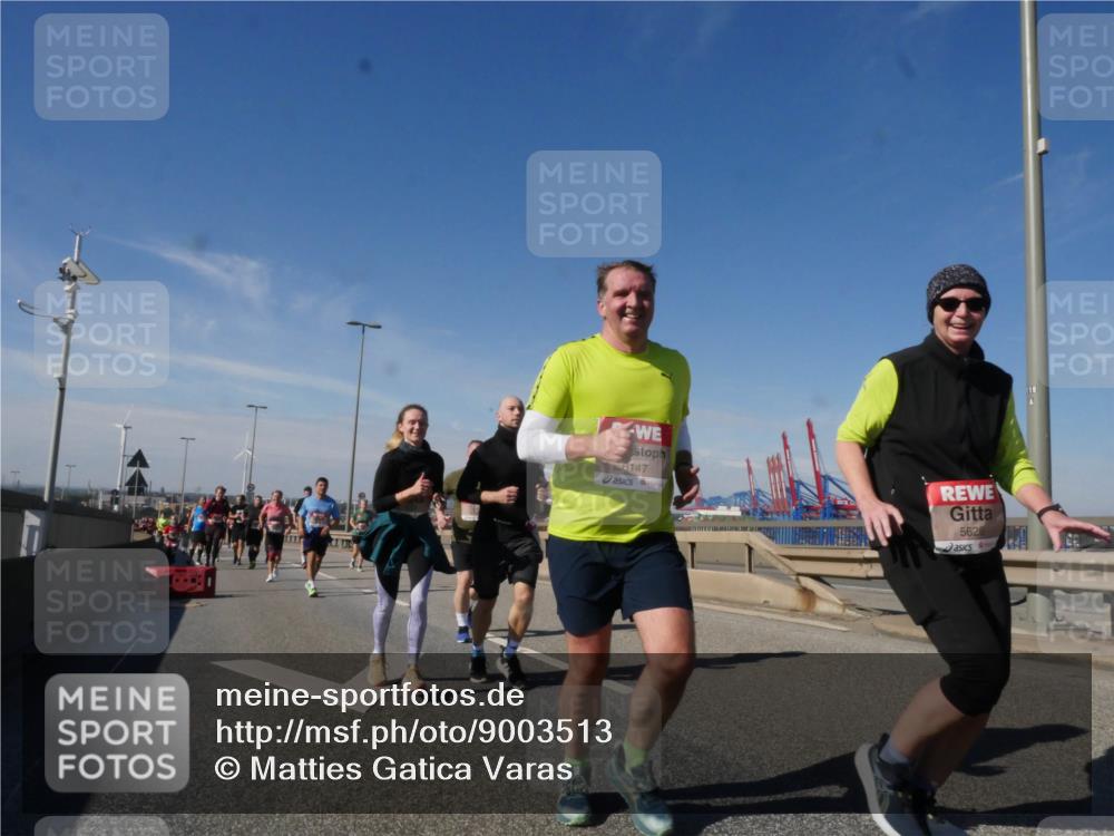03.10.2025 - Köhlbrandbrückenlauf Matties Gatica Varas http://msf.ph/oto/9003513 03.10.2025 12:57:08 Position 2 111, 6147, 5626 meine-sportfotos.de