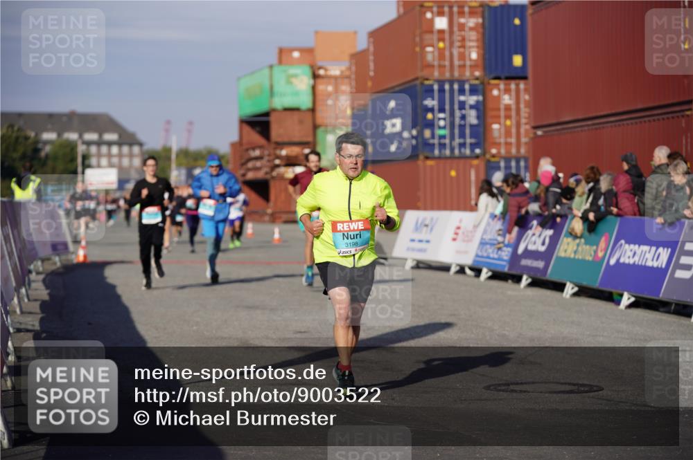03.10.2025 - Köhlbrandbrückenlauf Michael Burmester http://msf.ph/oto/9003522 03.10.2025 10:06:38 Ziel 1328, 2431, 3016, 3177, 3198, 3411, 3481 meine-sportfotos.de