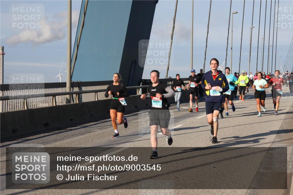 03.10.2025 - Köhlbrandbrückenlauf Julia Fischer http://msf.ph/oto/9003545 03.10.2025 09:46:09 Position 2 1849 meine-sportfotos.de