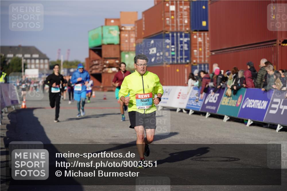 03.10.2025 - Köhlbrandbrückenlauf Michael Burmester http://msf.ph/oto/9003551 03.10.2025 10:06:38 Ziel 1328, 2431, 3016, 3177, 3198, 3411, 3481 meine-sportfotos.de