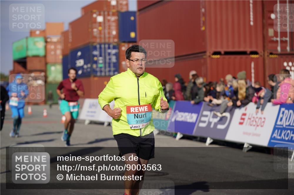 03.10.2025 - Köhlbrandbrückenlauf Michael Burmester http://msf.ph/oto/9003563 03.10.2025 10:06:39 Ziel 1328, 2431, 3177, 3198, 3411, 3481 meine-sportfotos.de
