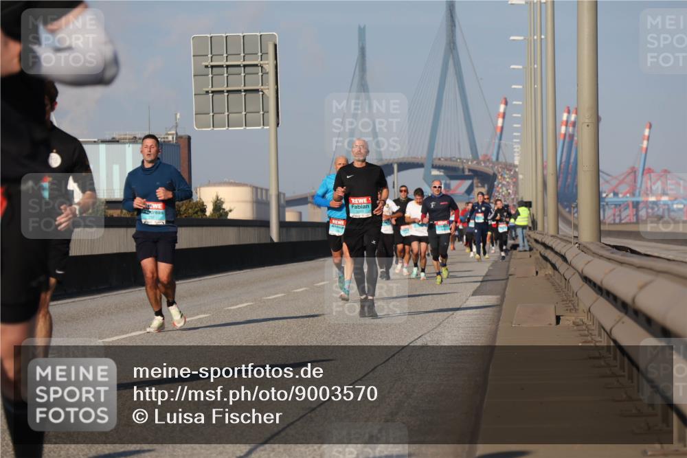 03.10.2025 - Köhlbrandbrückenlauf Luisa Fischer http://msf.ph/oto/9003570 03.10.2025 10:45:23 Position 3 3211 meine-sportfotos.de