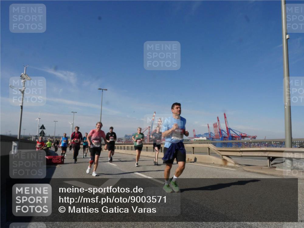 03.10.2025 - Köhlbrandbrückenlauf Matties Gatica Varas http://msf.ph/oto/9003571 03.10.2025 12:57:12 Position 2  meine-sportfotos.de