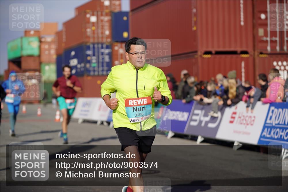 03.10.2025 - Köhlbrandbrückenlauf Michael Burmester http://msf.ph/oto/9003574 03.10.2025 10:06:39 Ziel 1328, 2431, 3177, 3198, 3411, 3481 meine-sportfotos.de