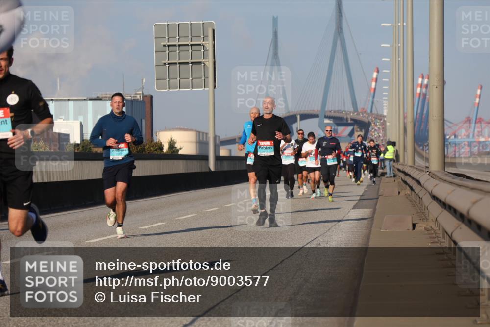 03.10.2025 - Köhlbrandbrückenlauf Luisa Fischer http://msf.ph/oto/9003577 03.10.2025 10:45:23 Position 3 2811, 3211 meine-sportfotos.de