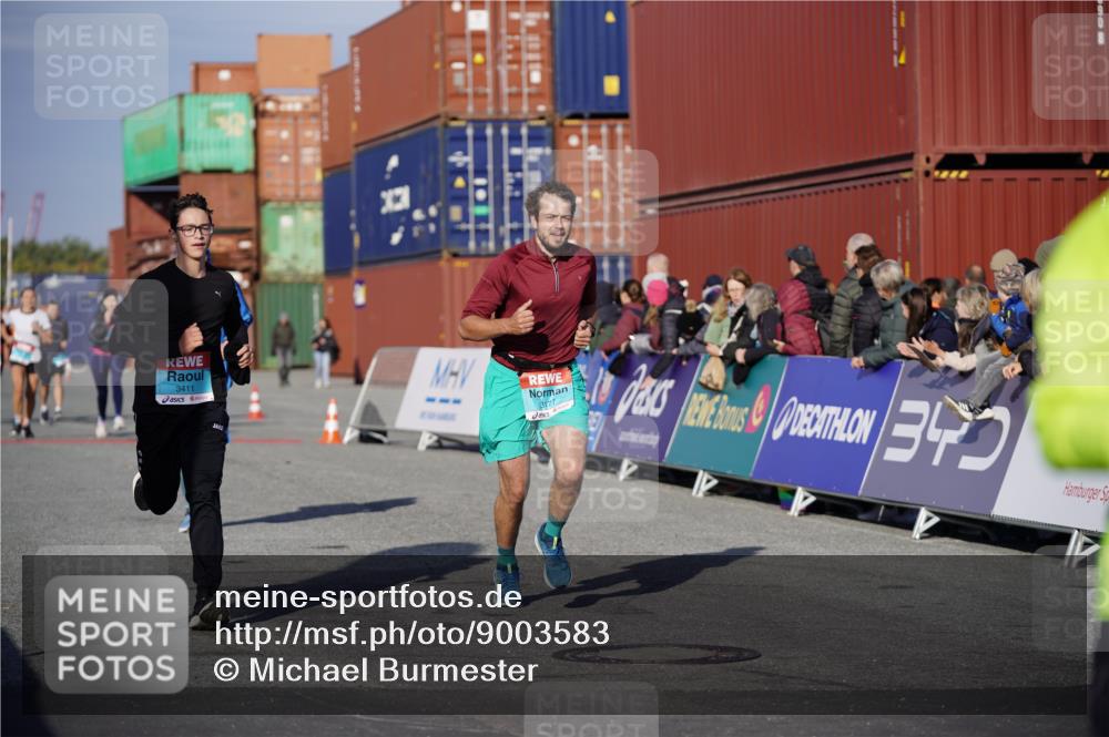 03.10.2025 - Köhlbrandbrückenlauf Michael Burmester http://msf.ph/oto/9003583 03.10.2025 10:06:40 Ziel 1328, 2431, 3177, 3198, 3411, 3481 meine-sportfotos.de