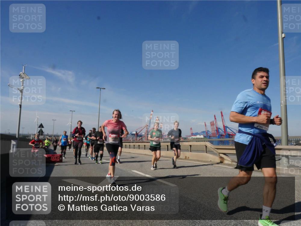 03.10.2025 - Köhlbrandbrückenlauf Matties Gatica Varas http://msf.ph/oto/9003586 03.10.2025 12:57:13 Position 2  meine-sportfotos.de