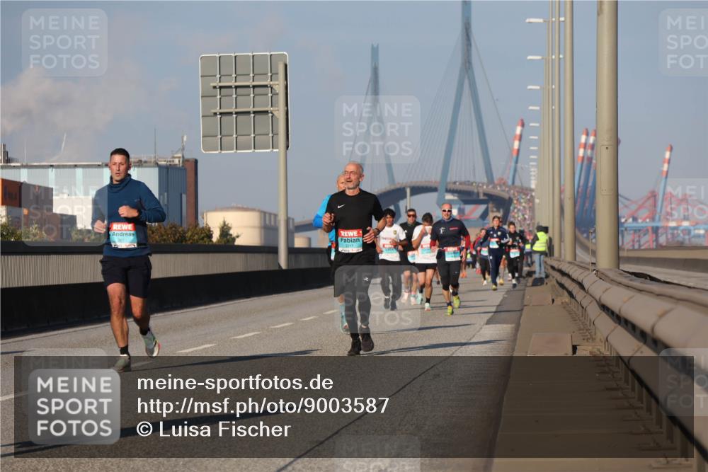 03.10.2025 - Köhlbrandbrückenlauf Luisa Fischer http://msf.ph/oto/9003587 03.10.2025 10:45:23 Position 3 2811 meine-sportfotos.de