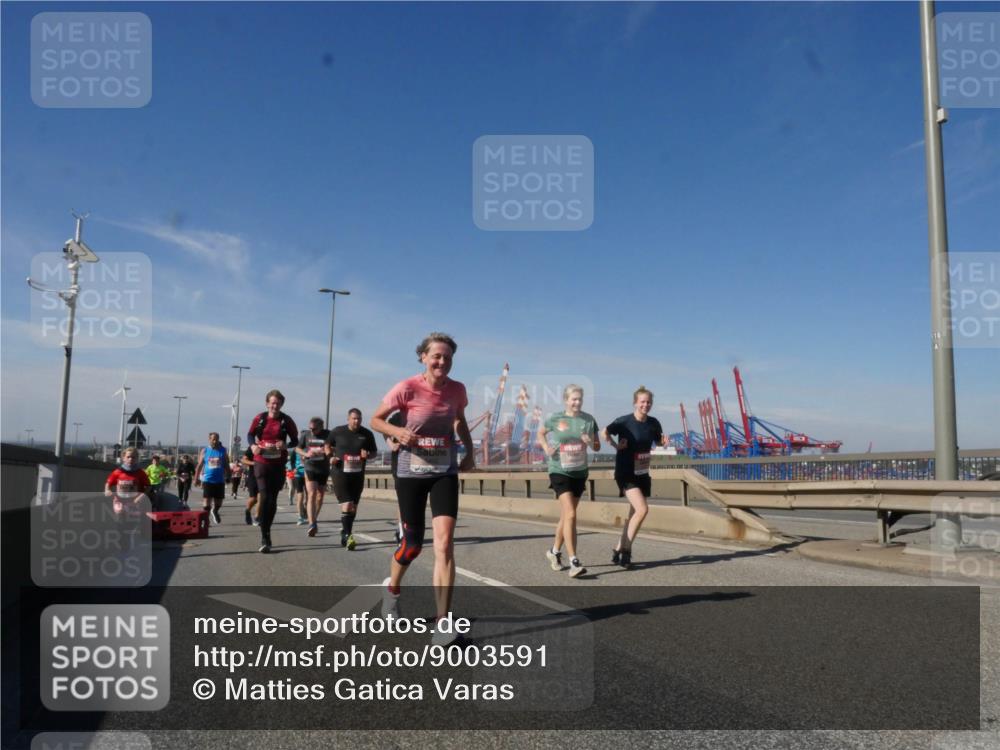 03.10.2025 - Köhlbrandbrückenlauf Matties Gatica Varas http://msf.ph/oto/9003591 03.10.2025 12:57:14 Position 2  meine-sportfotos.de