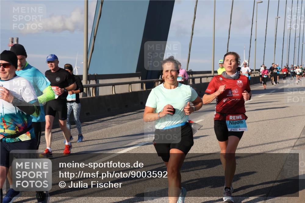03.10.2025 - Köhlbrandbrückenlauf Julia Fischer http://msf.ph/oto/9003592 03.10.2025 09:46:14 Position 2 1363 meine-sportfotos.de