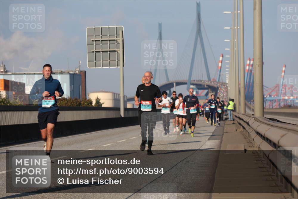 03.10.2025 - Köhlbrandbrückenlauf Luisa Fischer http://msf.ph/oto/9003594 03.10.2025 10:45:24 Position 3 281, 3211 meine-sportfotos.de