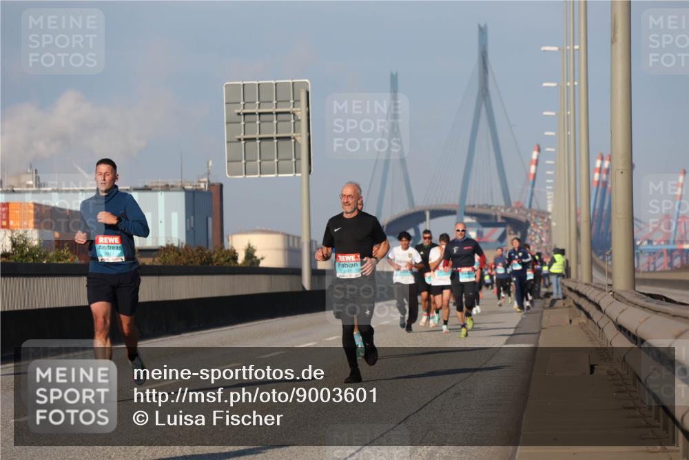 03.10.2025 - Köhlbrandbrückenlauf Luisa Fischer http://msf.ph/oto/9003601 03.10.2025 10:45:24 Position 3 3211 meine-sportfotos.de