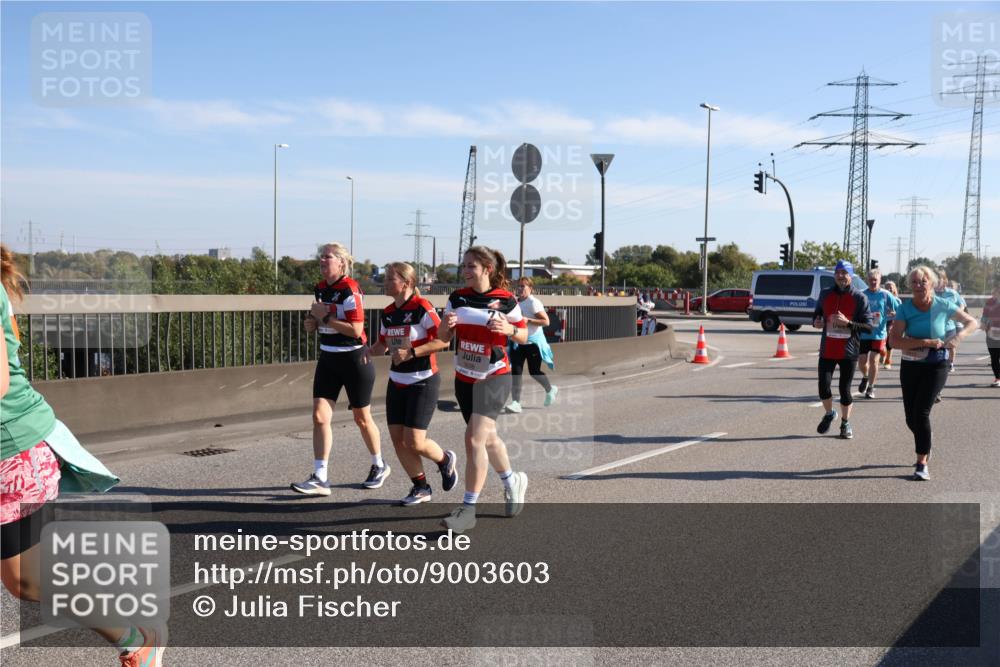 03.10.2025 - Köhlbrandbrückenlauf Julia Fischer http://msf.ph/oto/9003603 03.10.2025 12:22:44 Position 3  meine-sportfotos.de