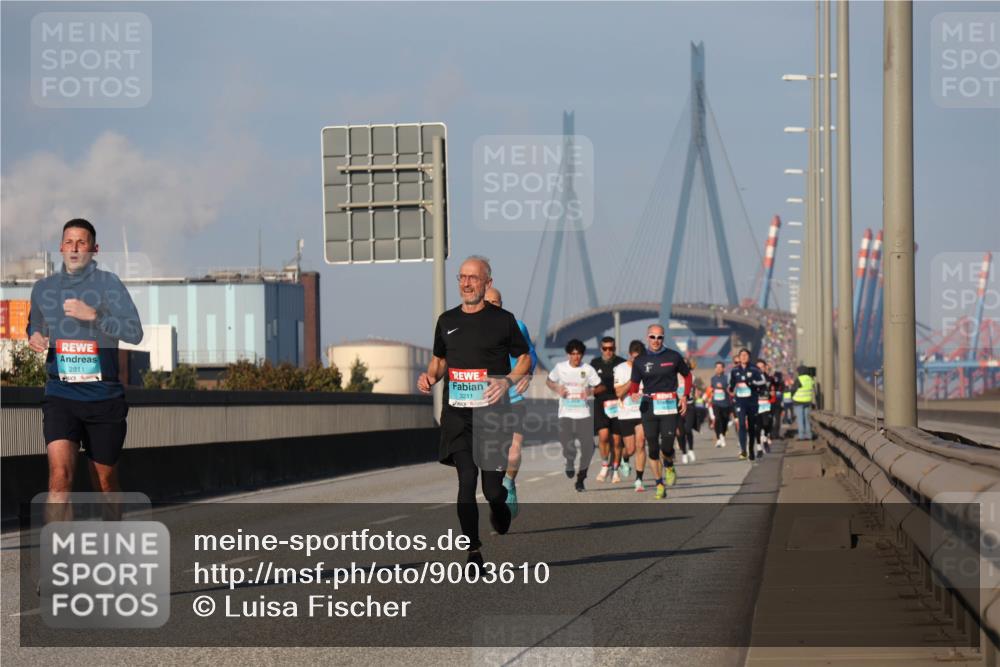 03.10.2025 - Köhlbrandbrückenlauf Luisa Fischer http://msf.ph/oto/9003610 03.10.2025 10:45:25 Position 3 2811, 3211 meine-sportfotos.de