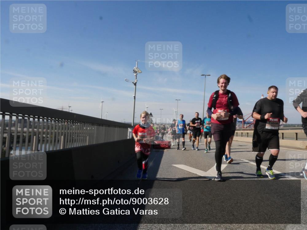 03.10.2025 - Köhlbrandbrückenlauf Matties Gatica Varas http://msf.ph/oto/9003628 03.10.2025 12:57:16 Position 2  meine-sportfotos.de