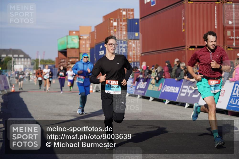 03.10.2025 - Köhlbrandbrückenlauf Michael Burmester http://msf.ph/oto/9003639 03.10.2025 10:06:41 Ziel 1328, 1449, 3177, 3198, 3411 meine-sportfotos.de