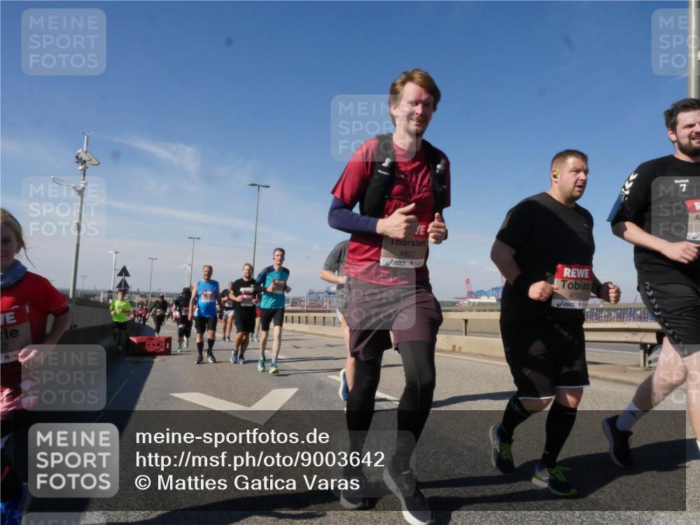 03.10.2025 - Köhlbrandbrückenlauf Matties Gatica Varas http://msf.ph/oto/9003642 03.10.2025 12:57:17 Position 2 4823, 4733, 7 meine-sportfotos.de