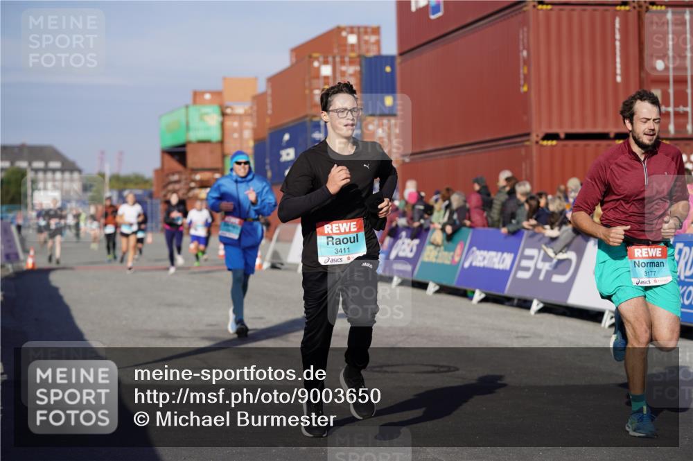 03.10.2025 - Köhlbrandbrückenlauf Michael Burmester http://msf.ph/oto/9003650 03.10.2025 10:06:41 Ziel 1328, 1449, 3177, 3198, 3411 meine-sportfotos.de