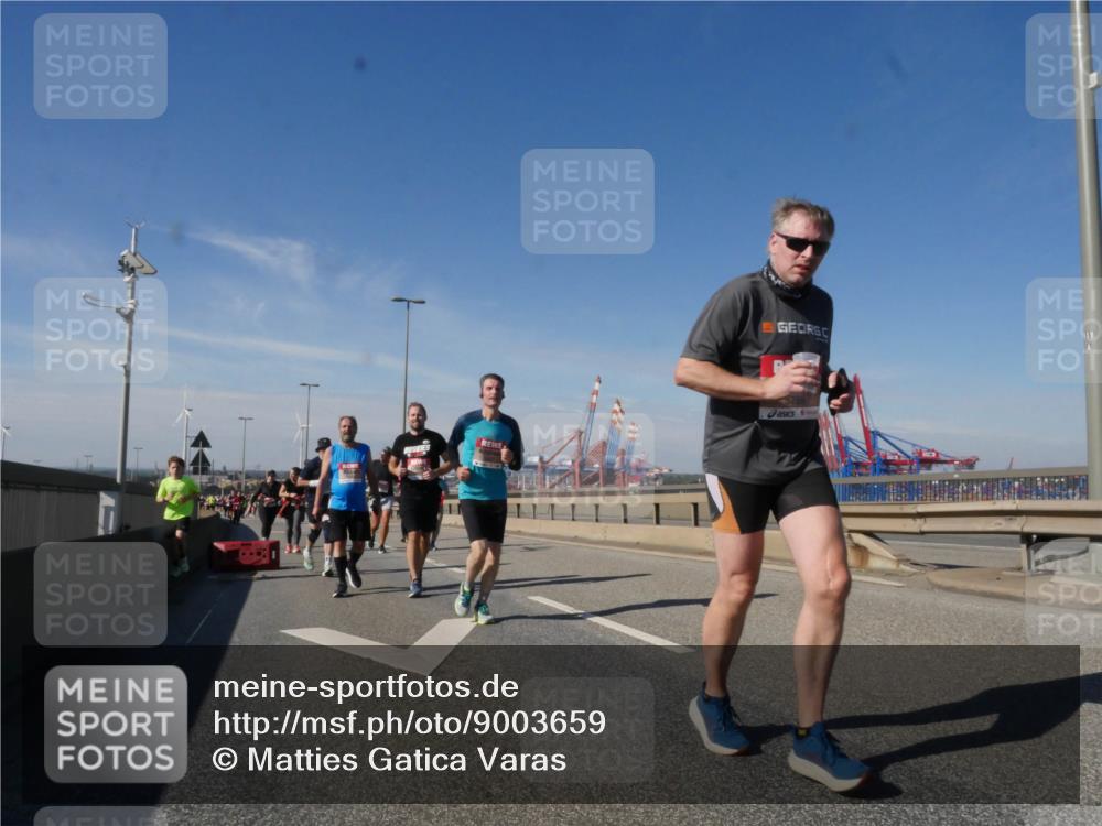 03.10.2025 - Köhlbrandbrückenlauf Matties Gatica Varas http://msf.ph/oto/9003659 03.10.2025 12:57:18 Position 2 18 meine-sportfotos.de