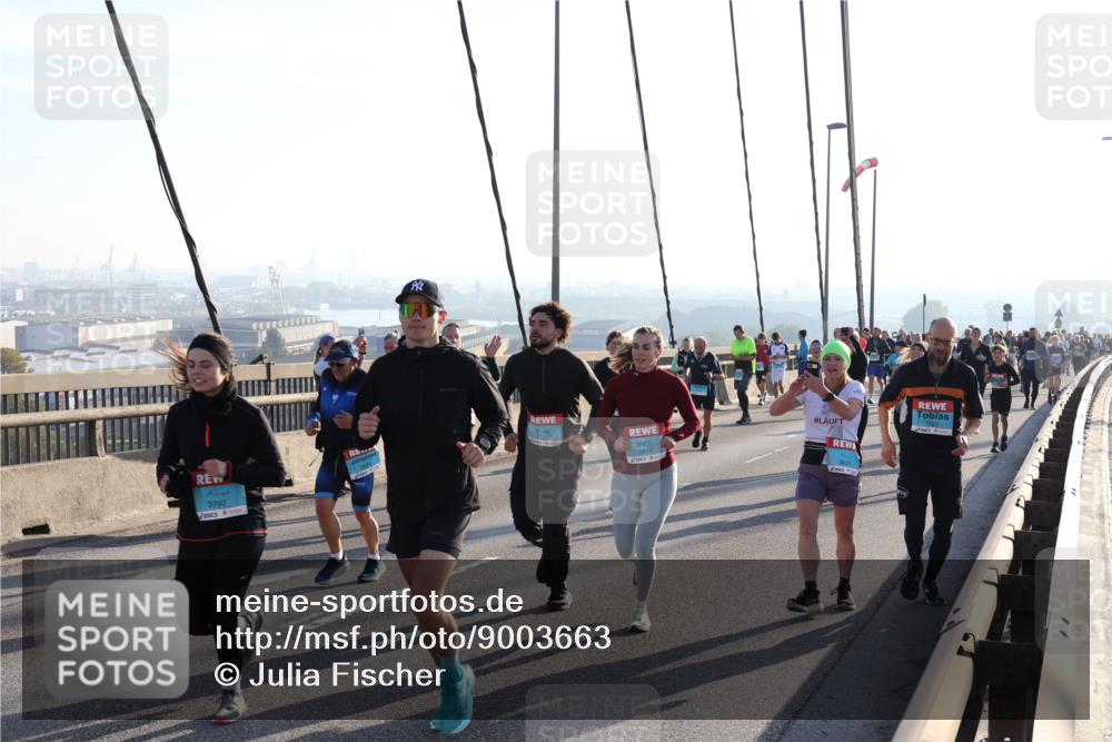 03.10.2025 - Köhlbrandbrückenlauf Julia Fischer http://msf.ph/oto/9003663 03.10.2025 09:30:01 Position 1 3792, 3816, 3833, 1925 meine-sportfotos.de