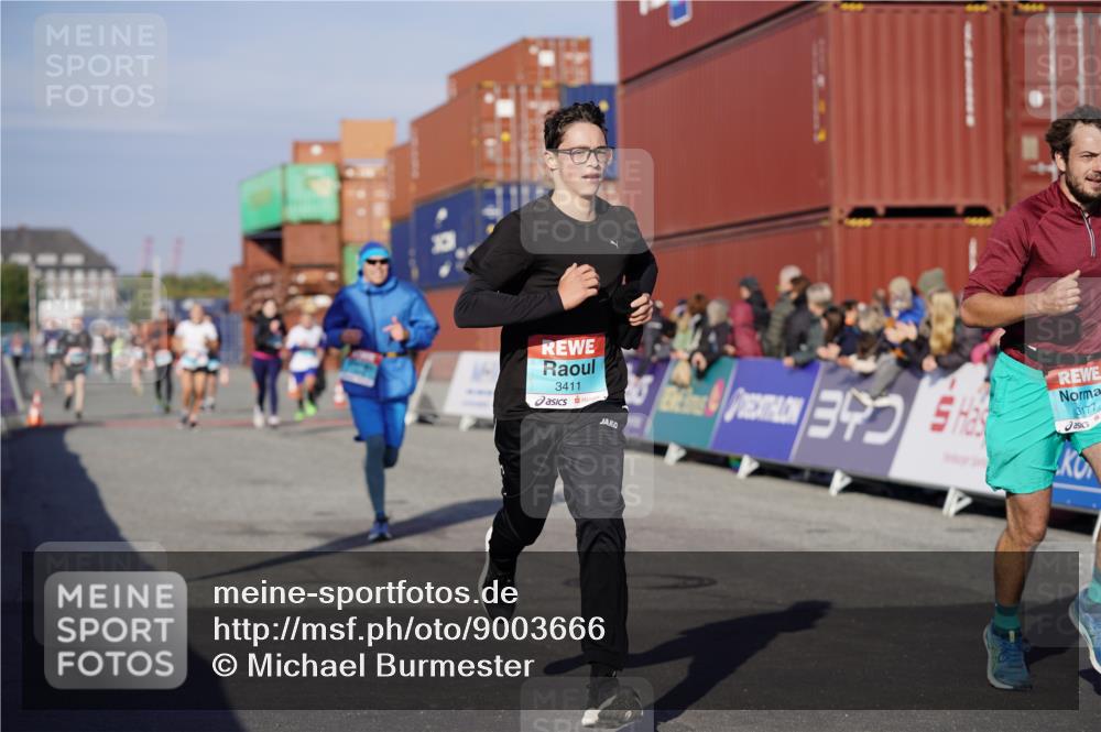 03.10.2025 - Köhlbrandbrückenlauf Michael Burmester http://msf.ph/oto/9003666 03.10.2025 10:06:41 Ziel 1328, 1449, 3177, 3198, 3411 meine-sportfotos.de