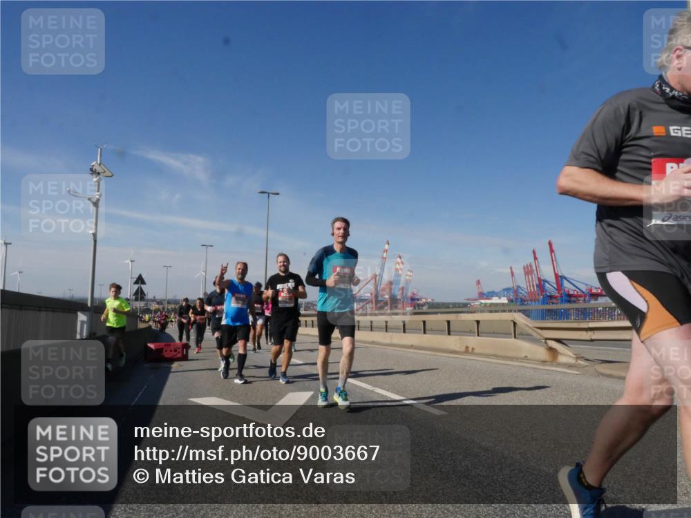 03.10.2025 - Köhlbrandbrückenlauf Matties Gatica Varas http://msf.ph/oto/9003667 03.10.2025 12:57:18 Position 2  meine-sportfotos.de