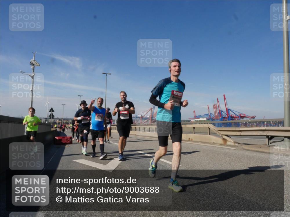 03.10.2025 - Köhlbrandbrückenlauf Matties Gatica Varas http://msf.ph/oto/9003688 03.10.2025 12:57:19 Position 2  meine-sportfotos.de