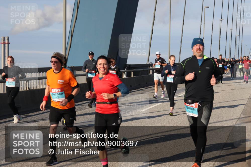 03.10.2025 - Köhlbrandbrückenlauf Julia Fischer http://msf.ph/oto/9003697 03.10.2025 09:46:35 Position 2 1430, 1876 meine-sportfotos.de