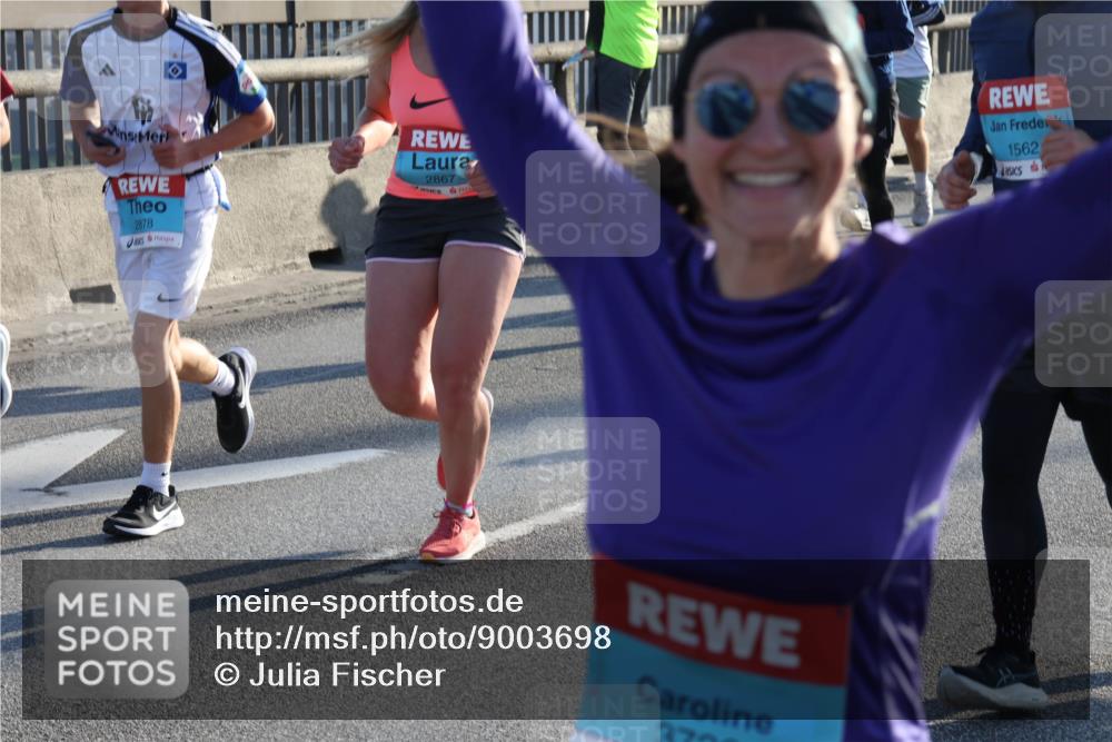 03.10.2025 - Köhlbrandbrückenlauf Julia Fischer http://msf.ph/oto/9003698 03.10.2025 09:30:13 Position 1 2678, 2867, 1562, 2 meine-sportfotos.de