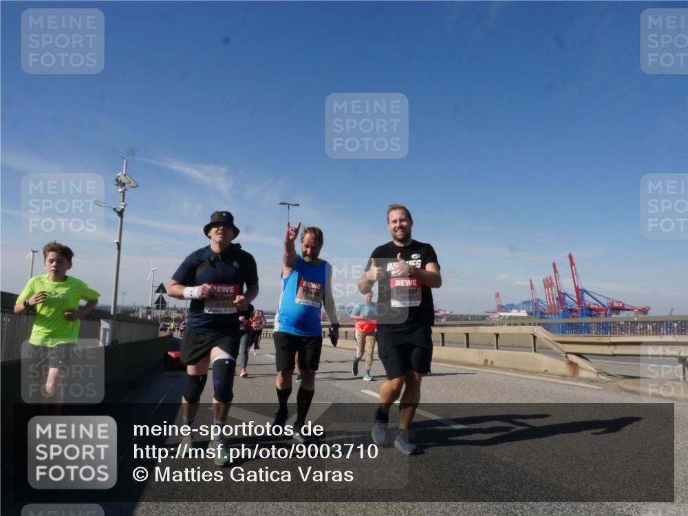 03.10.2025 - Köhlbrandbrückenlauf Matties Gatica Varas http://msf.ph/oto/9003710 03.10.2025 12:57:21 Position 2 5110, 4841 meine-sportfotos.de