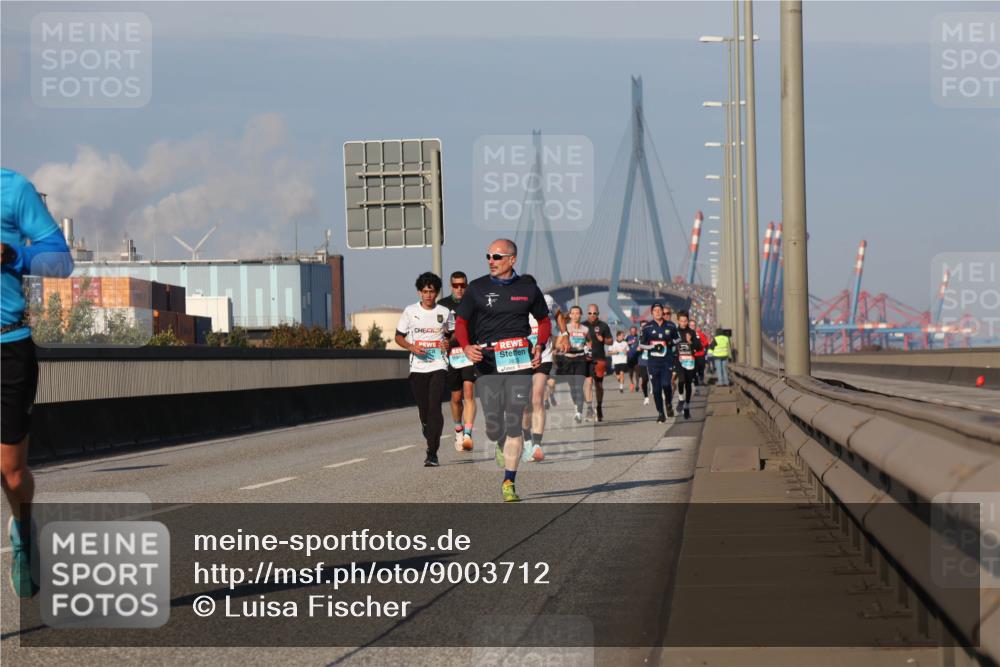 03.10.2025 - Köhlbrandbrückenlauf Luisa Fischer http://msf.ph/oto/9003712 03.10.2025 10:45:31 Position 3  meine-sportfotos.de