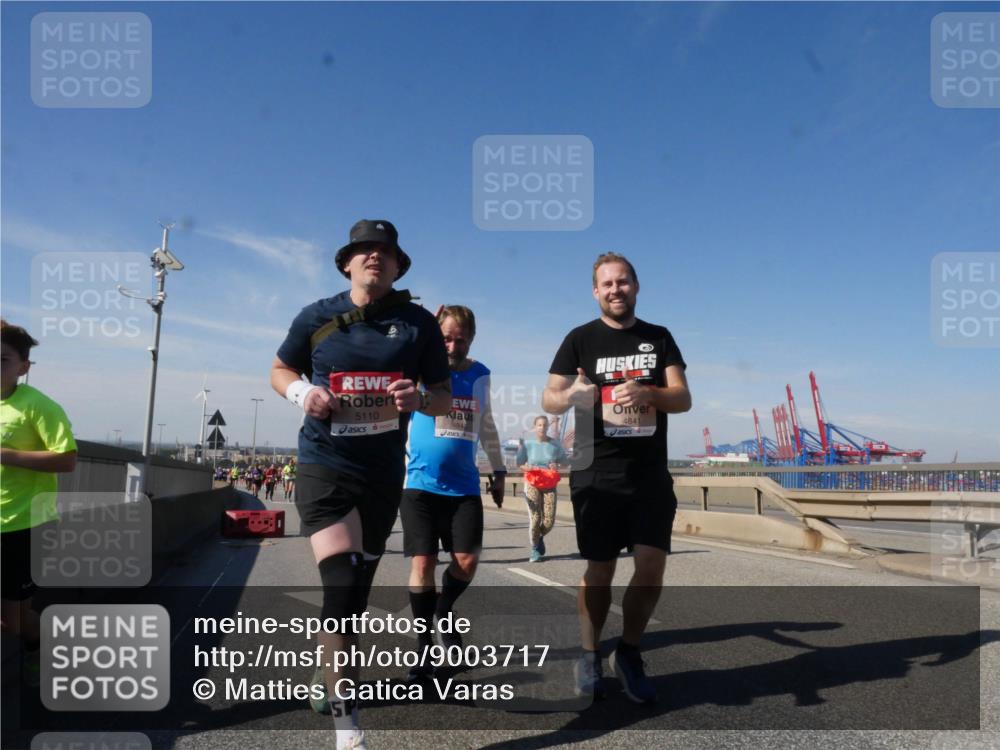 03.10.2025 - Köhlbrandbrückenlauf Matties Gatica Varas http://msf.ph/oto/9003717 03.10.2025 12:57:21 Position 2 5110, 4840, 4841 meine-sportfotos.de