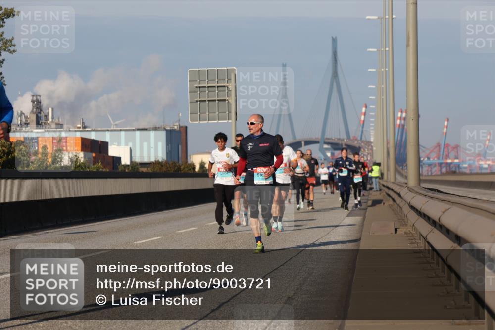 03.10.2025 - Köhlbrandbrückenlauf Luisa Fischer http://msf.ph/oto/9003721 03.10.2025 10:45:31 Position 3  meine-sportfotos.de