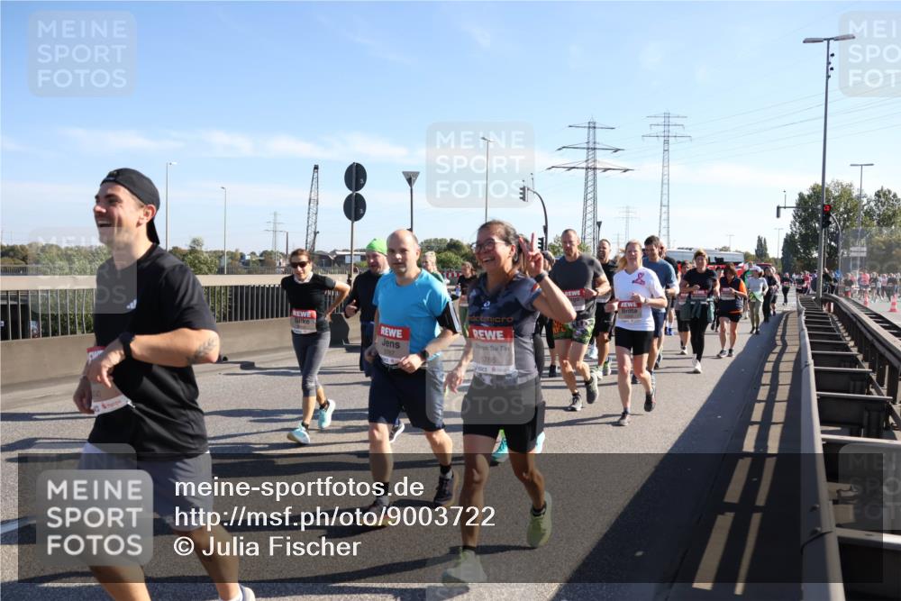 03.10.2025 - Köhlbrandbrückenlauf Julia Fischer http://msf.ph/oto/9003722 03.10.2025 12:22:59 Position 3 13, 5767, 5766, 5350 meine-sportfotos.de