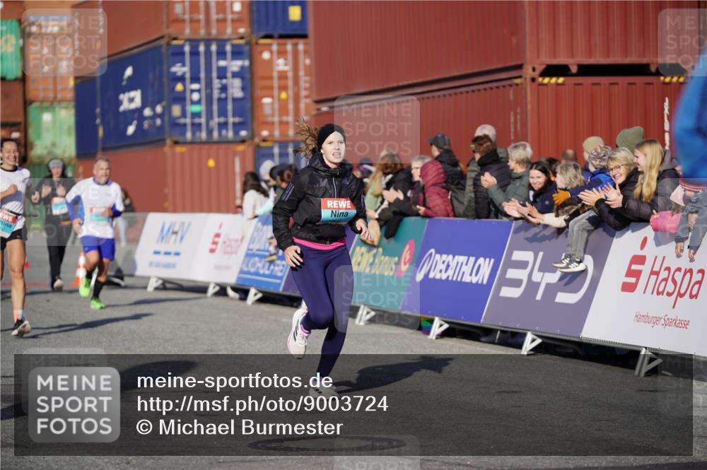 03.10.2025 - Köhlbrandbrückenlauf Michael Burmester http://msf.ph/oto/9003724 03.10.2025 10:06:44 Ziel 1125, 1328, 1449, 1680, 2716, 3177, 3320, 3341, 3411 meine-sportfotos.de